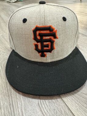 San Francisco Giants Grey and Black fitted size 7